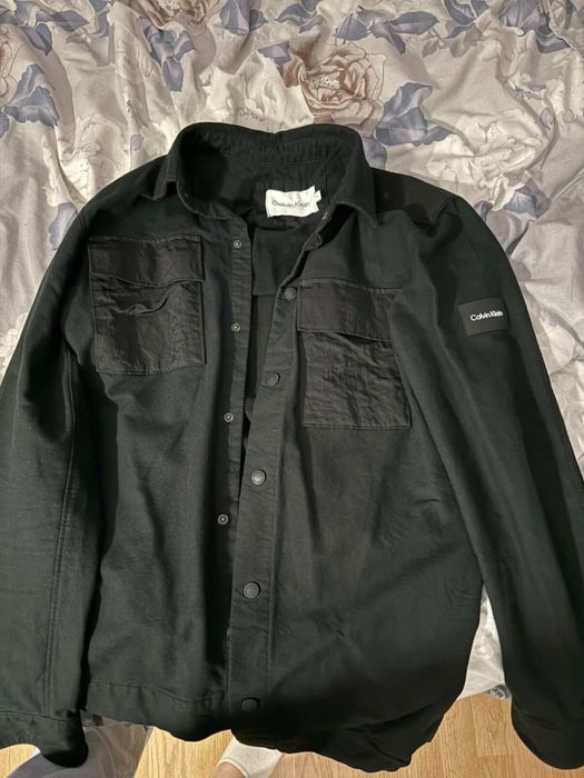 Продавам дънкено яке Calvin Klein