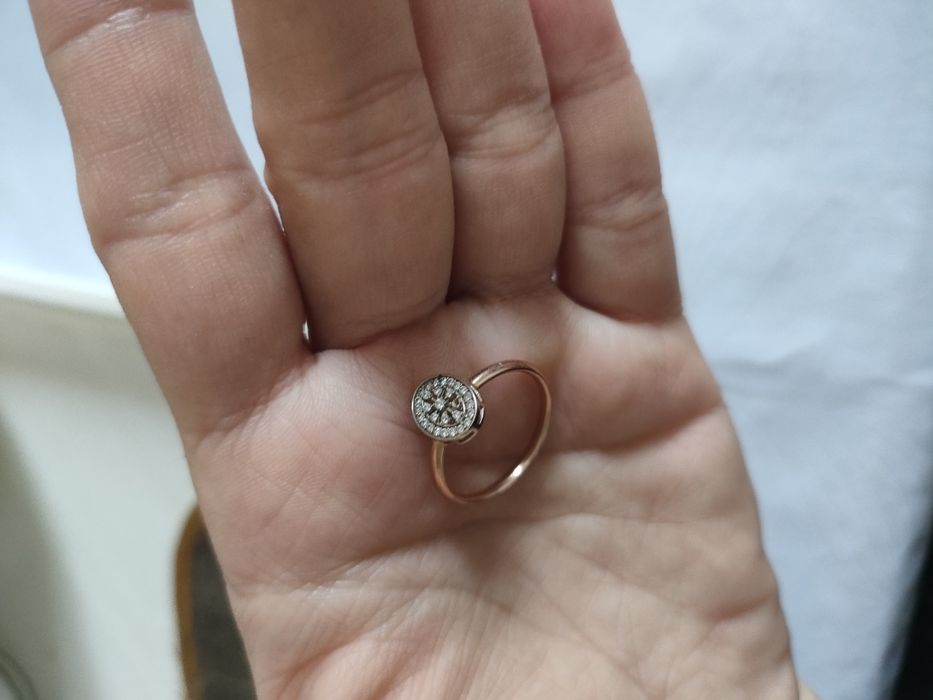 Продам кольцо золотое