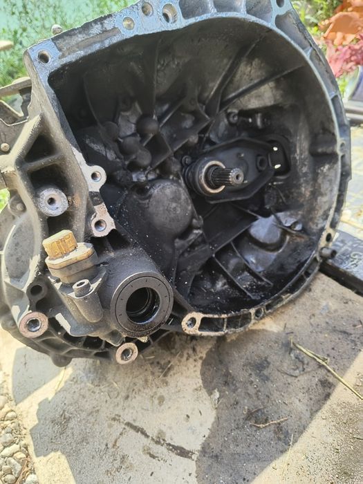 Скоростна кутия 1.4 hdi.         .