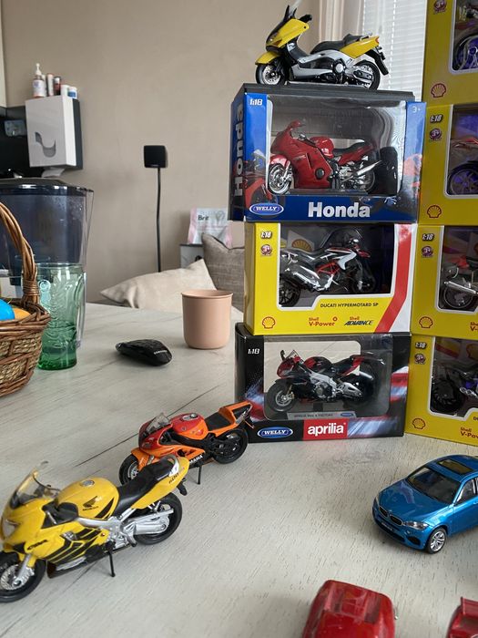 Метални колички и мотори