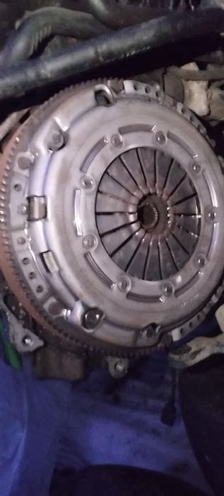 Vând injectoare,rampa injectoare,alternator,electromotor piese 1.6 cay