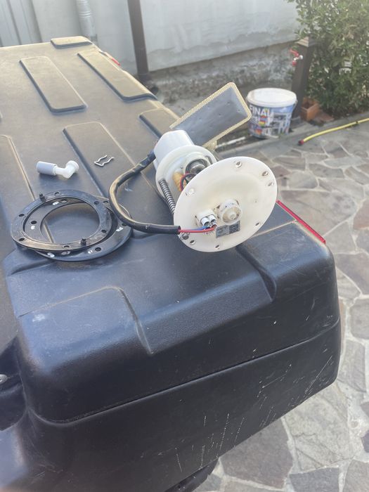 vand pompa de benzina  pentru atv