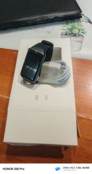 Huawei Band 6 чисто нова