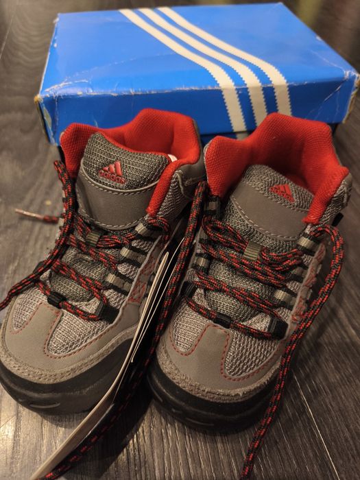 Нови детски боти Adidas.