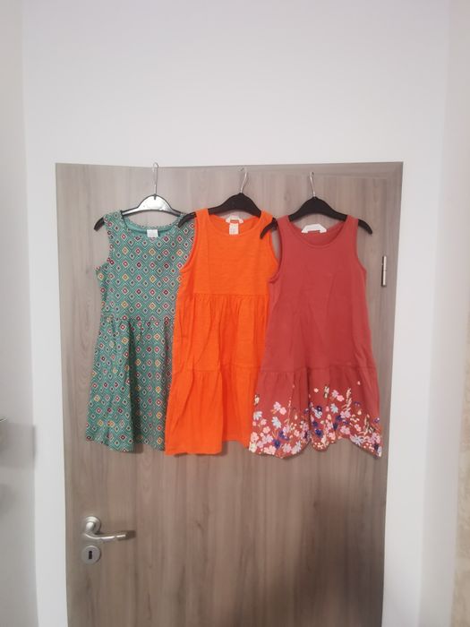 Lot rochițe  H&M, pentru fetite 4-5 ani