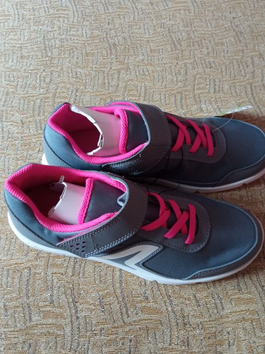 Маратонки с лепки на Decathlon 39 номер-нови