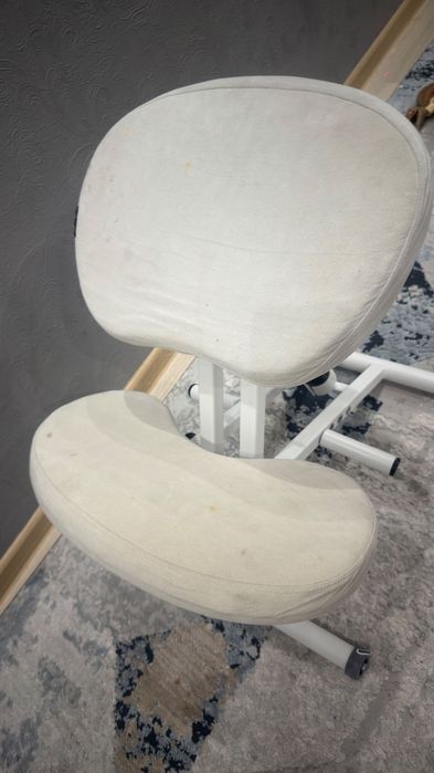 коленный стул кресло