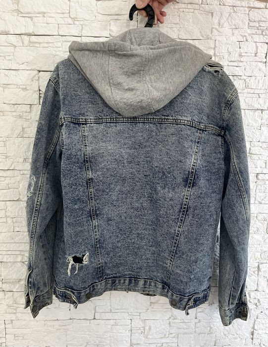 Продам куртку джинсовую