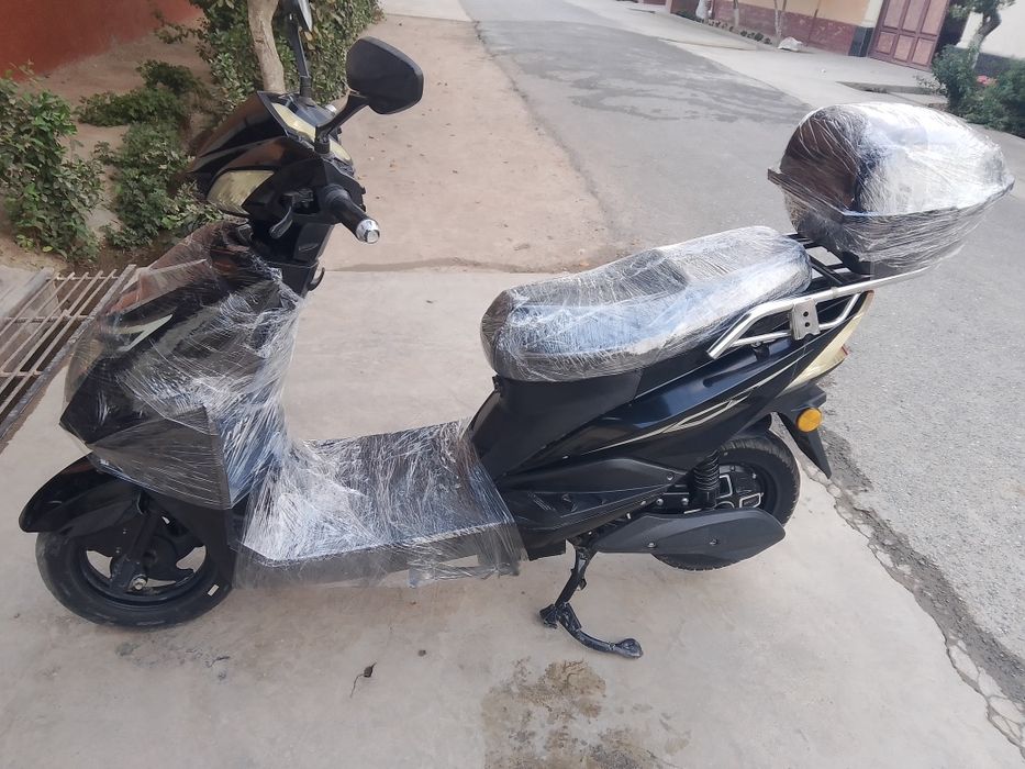 Skuter sotiladi . Скутер сотилади