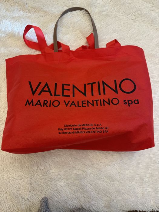 Чисто нова чанта Valentino