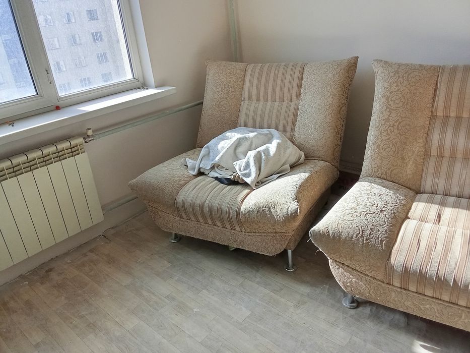 Диван и кресло продается