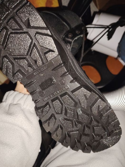 Продам новые берцы