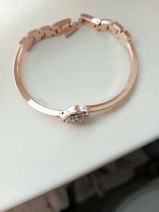 Продам браслеты бижутерия