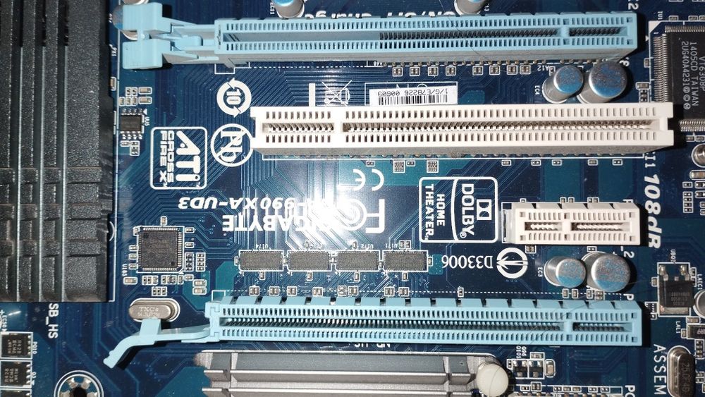 Placă baza Gigabyte socket AM3+