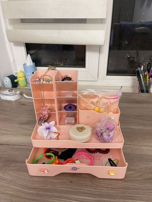 Продам девочковые мелочи дешево