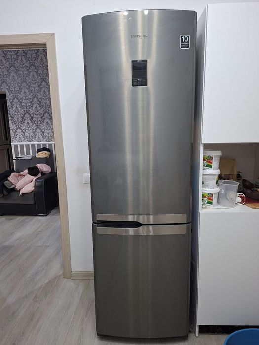 Холодильник  продам