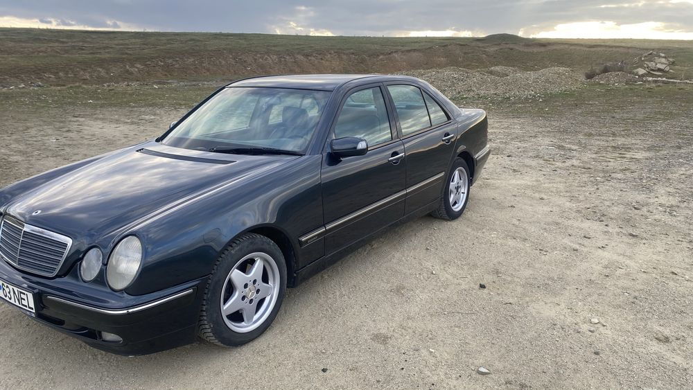 Mercedes E Class E220 W210