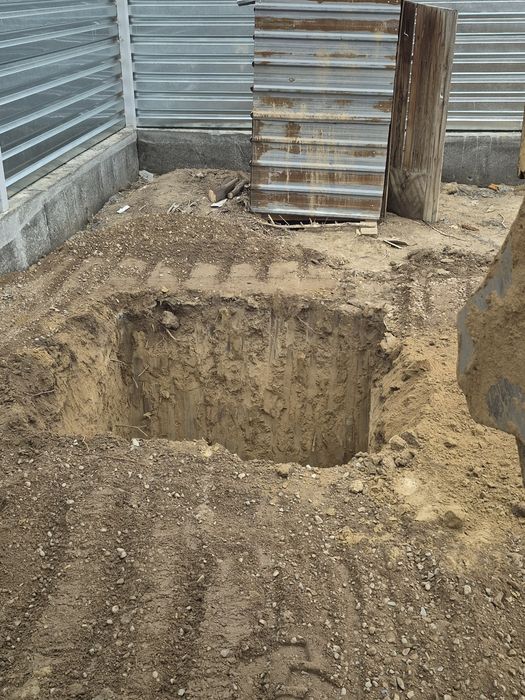 Услуги экскаватор-погрузчик и самосвала