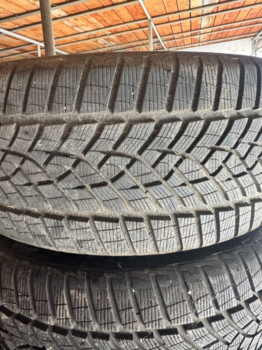 Goodyear UltraGrip Performance + 275/40/22