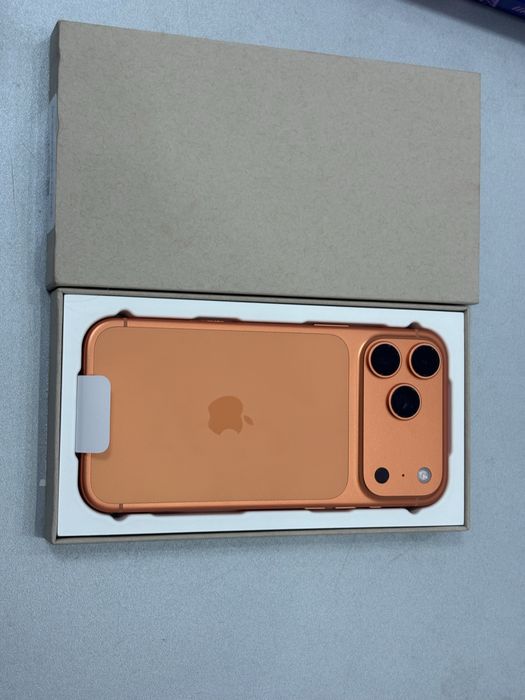 Iphone 17 Pro Max, 256  gb, Cosmic Orange, nou la cutie