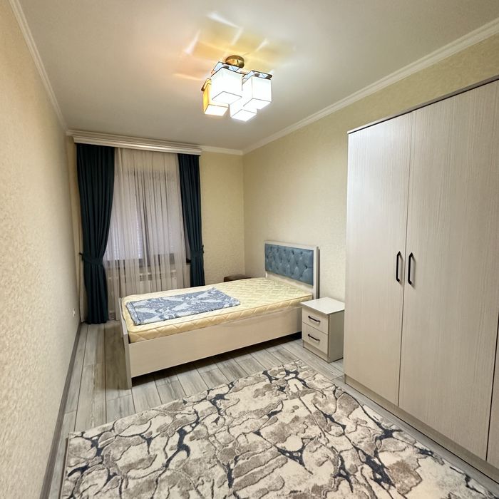 Сдаётся 3-комнатная квартира на Ойбеке( своя)