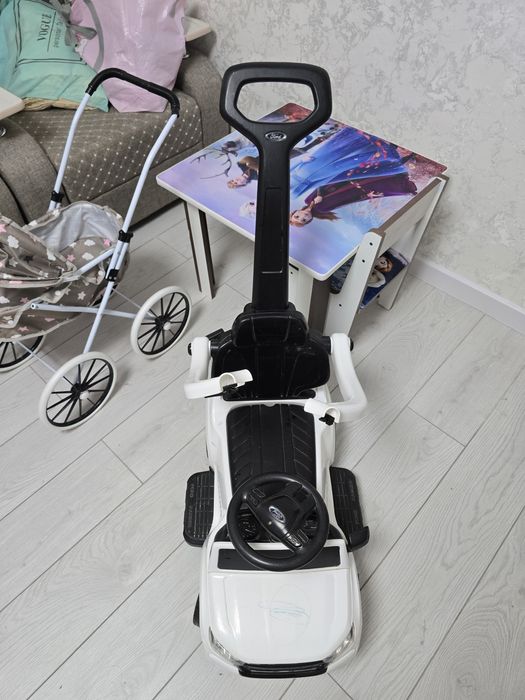 Детская машинка.