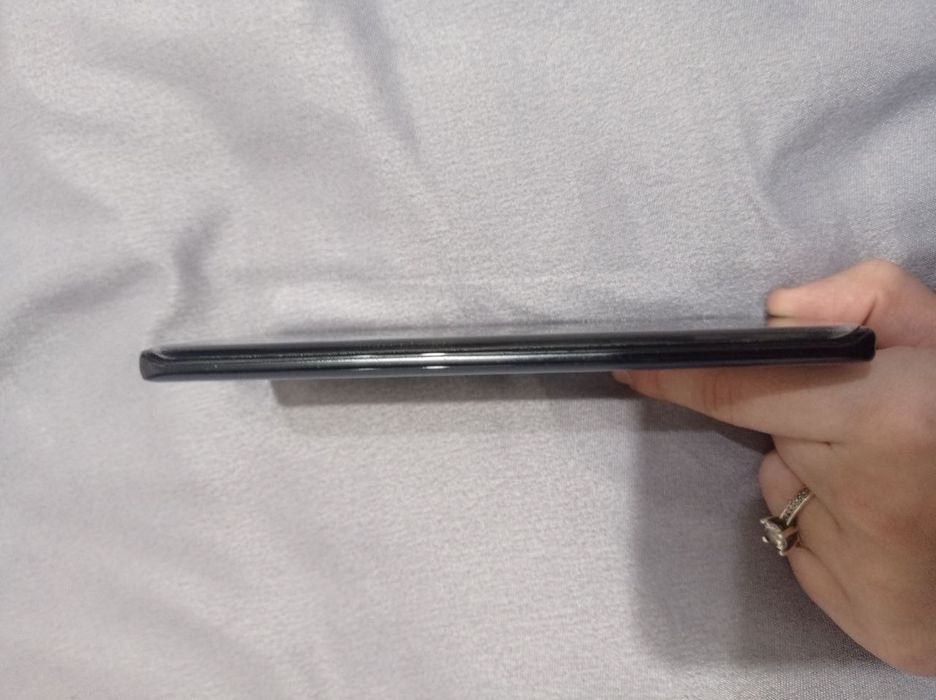 Xonor 50  telefoni sirochna sotiladi