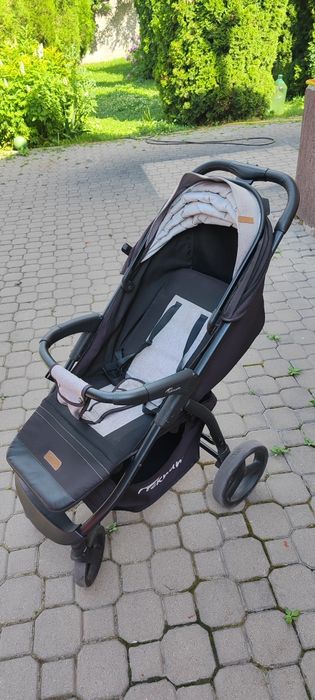 Продам детскую коляску
