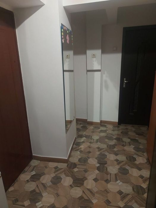 Ofer spre inchiriere apartament 2 camere zona centrală, et 2