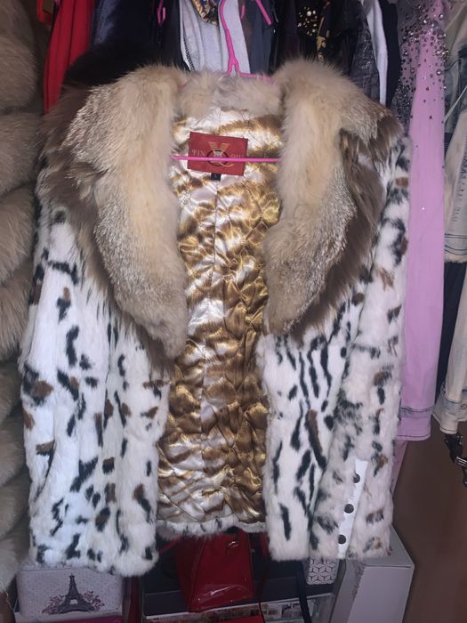 Шубка Срочно Продам размер подойдет  L . Xl .