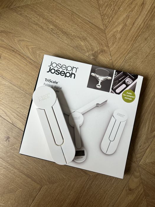 Дигитална кухненска везна TRISCALE, бяла, Joseph Joseph