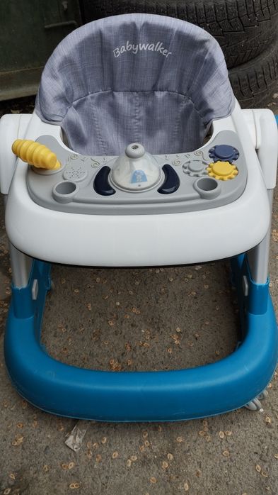 Продам детский стульчик для кормления.т