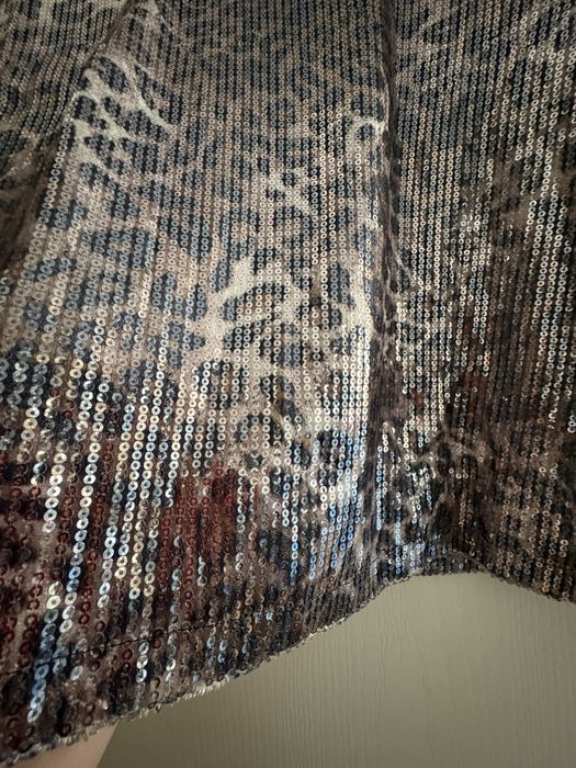 Top cu paiete și animal print Lefties