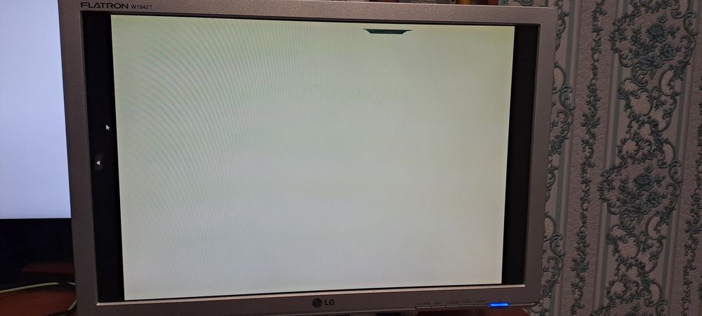 Монитор 19 дюймов LG