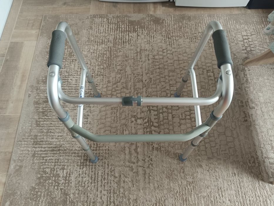 Проходилка за възрастни