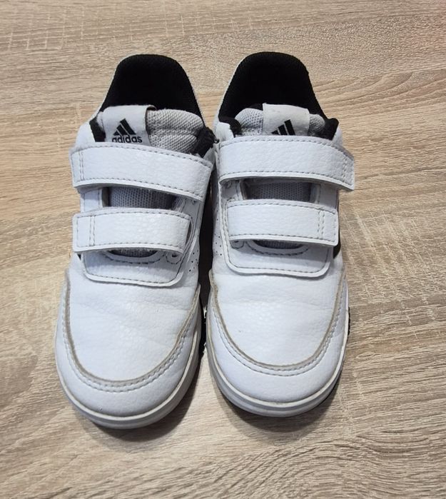 Маратонки адидас