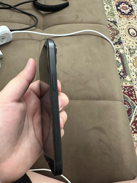 Продаю Айфон 15