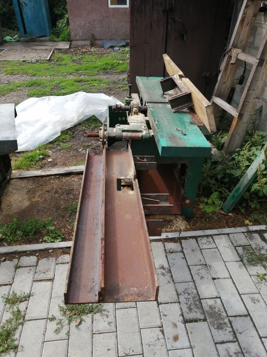 Продам станок деревообрабатывающий.