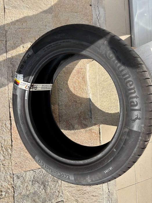 Нови гуми Continental 235/50/18