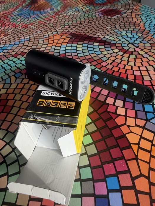 Чисто нови прден фар и заден стоп