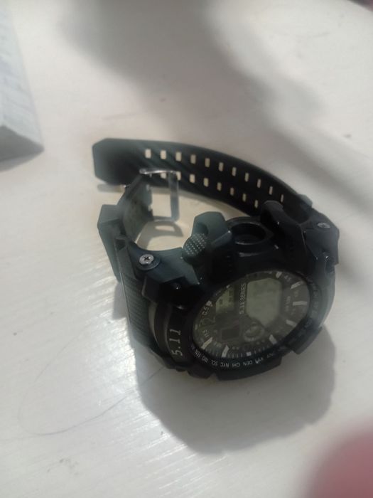 Ertaklar soati suv otazmaydigan 5.11