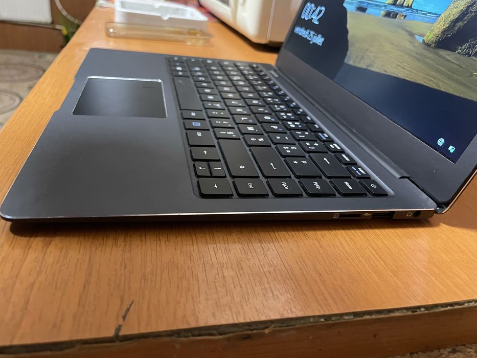 Laptop UNOWHY Y13 (2021) Ultraportabil 13.3’’ FHD - Pentru piese