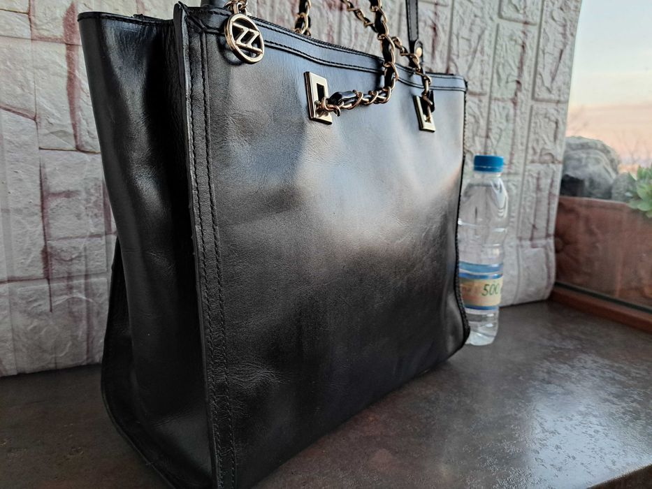 дамска чанта Arezzo черна кожена-естествена кожа