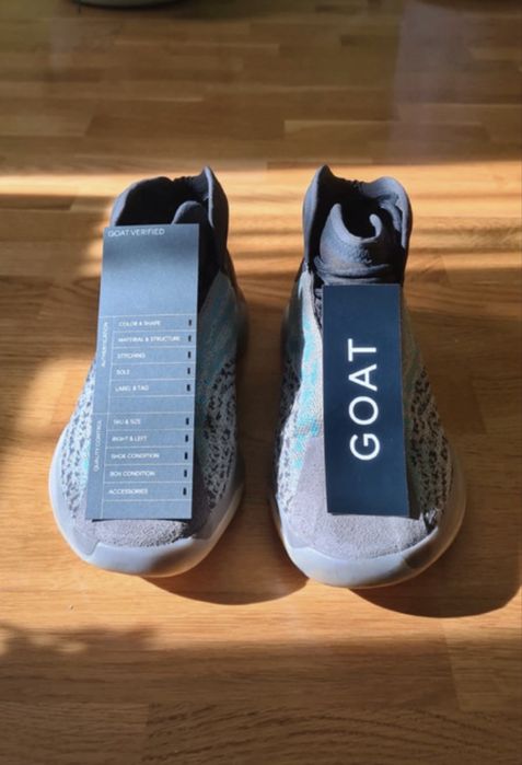 Vând Yeezy QNTM (quantum)"Teal Blue"!
