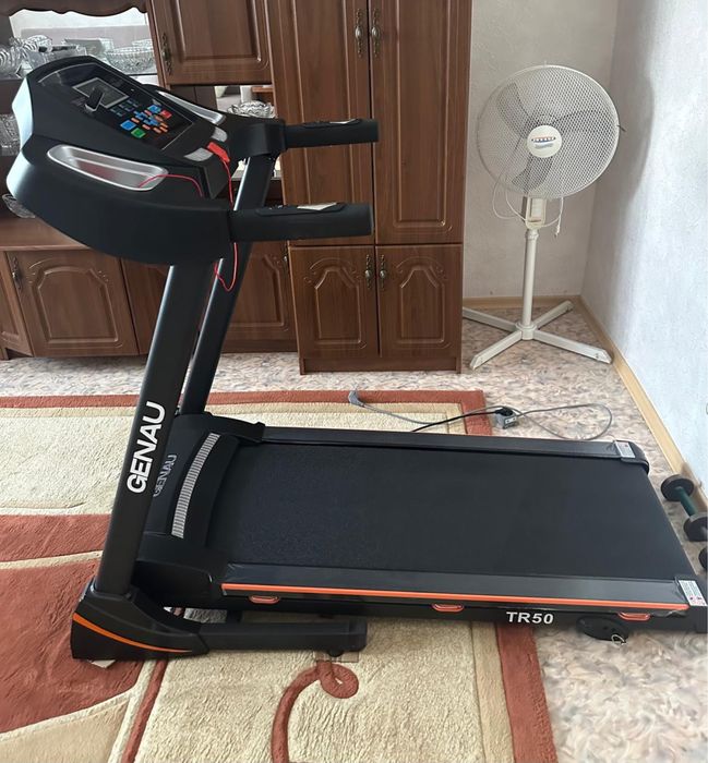 Продам беговую дорожку Genau TR50