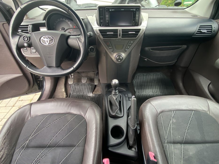 TOYOTA IQ 1.4D 90cp Xenon Keyless Piele