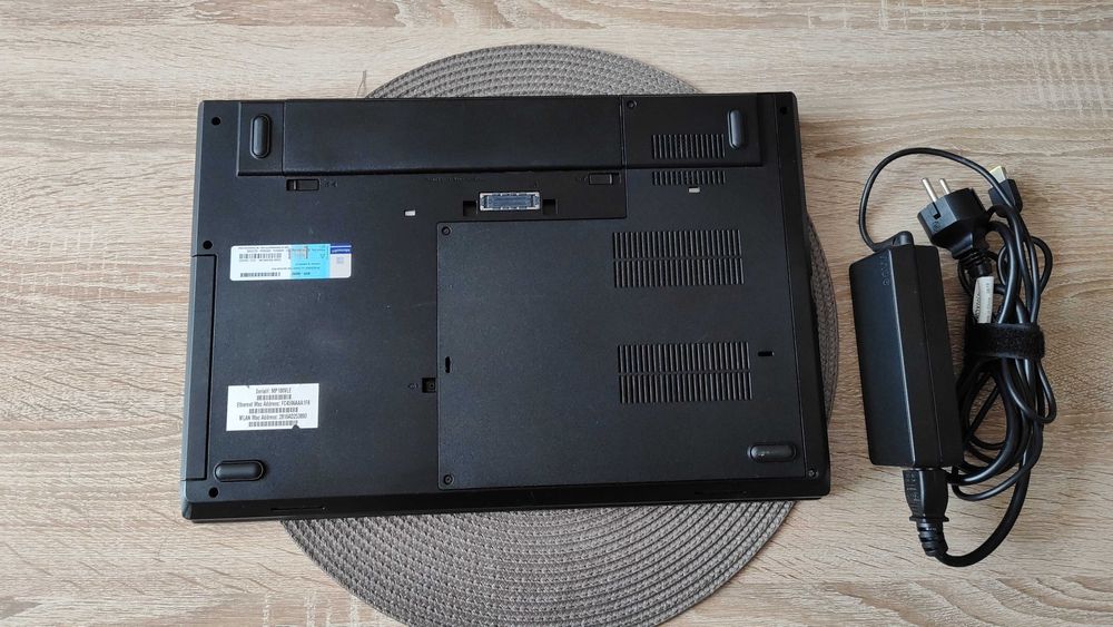 Laptop Lenovo ThinkPad L560 - i5/16GB RAM/SSD 256GB