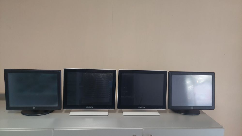 Монитори 4бр  POS Touch