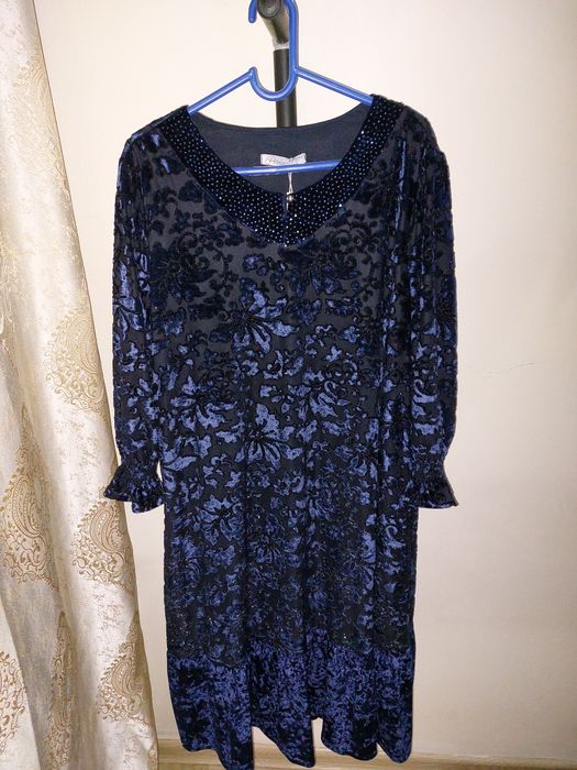 Продам платья новые