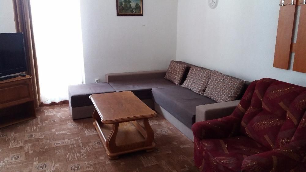 Poiana Braşov: Închiriez apartament/e, 3 camere+2 băi, în vile P+1+M